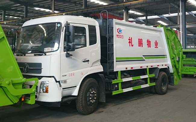 四川省泸州礼鹏物业订购12方东风天锦压缩式垃圾车