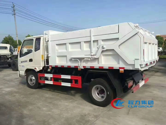 衡阳张总订购凯马5方对接垃圾车，建筑垃圾清运好帮手