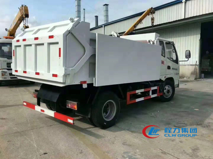 衡阳张总订购凯马5方对接垃圾车，建筑垃圾清运好帮手