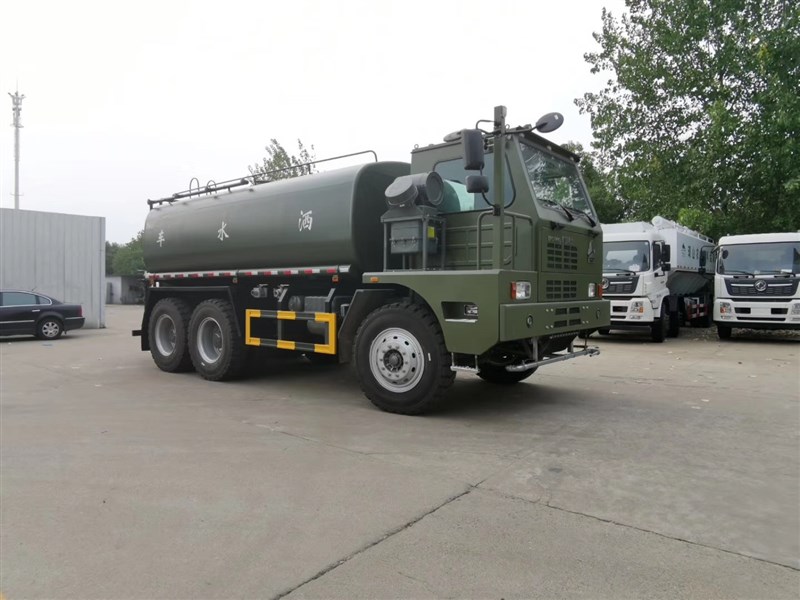 内蒙古赤峰市卓正矿业订购重汽25吨矿山专用洒水车