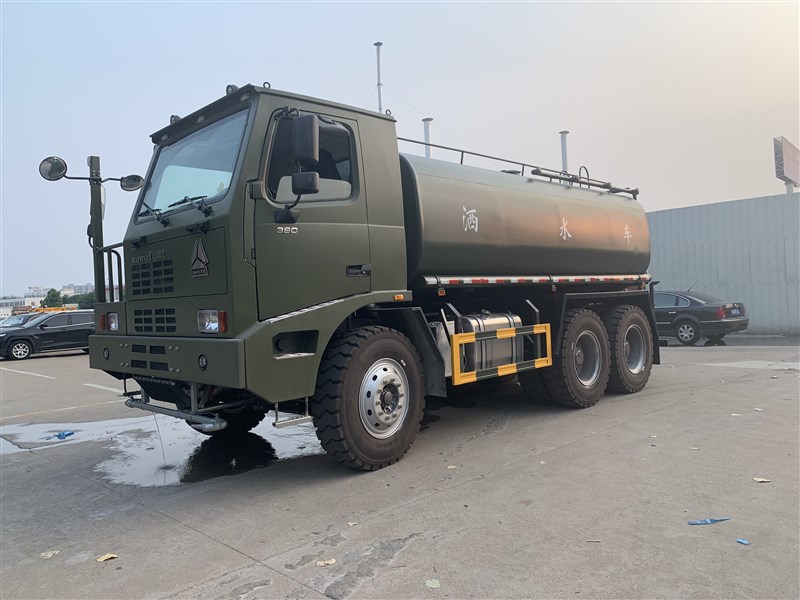 内蒙古赤峰市卓正矿业订购重汽25吨矿山专用洒水车