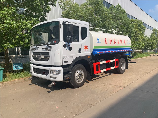 四川张总订购一台东风D9 12吨洒水车