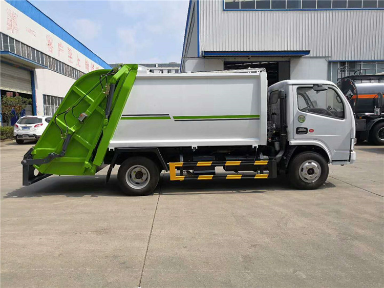 湖南刘总订购东风多利卡6方压缩垃圾车一台