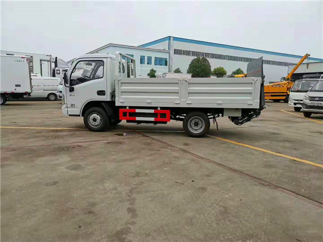 上汽跃进小福星桶装垃圾运输车上市