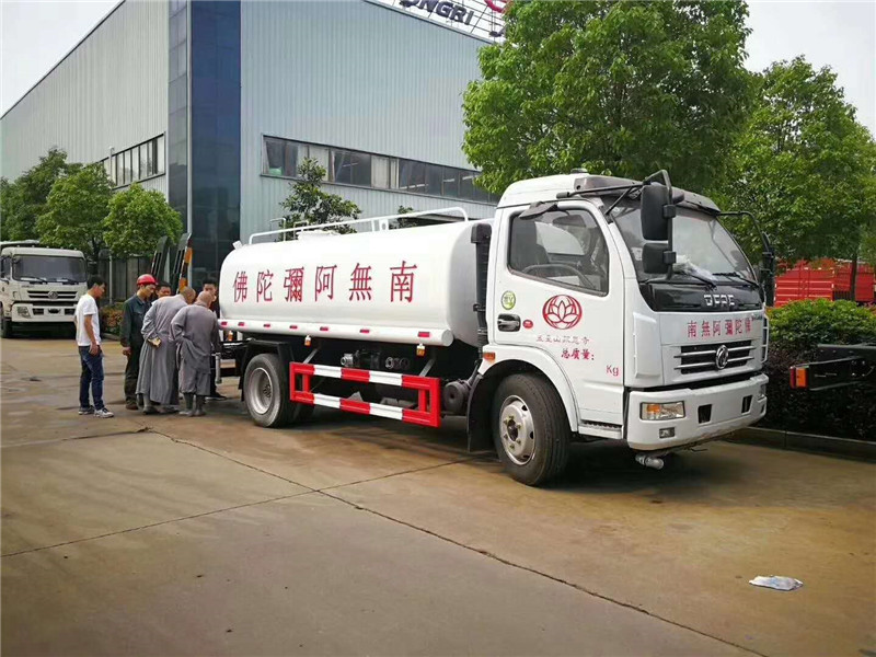 五台山报恩寺订购东风多利卡9吨送水车