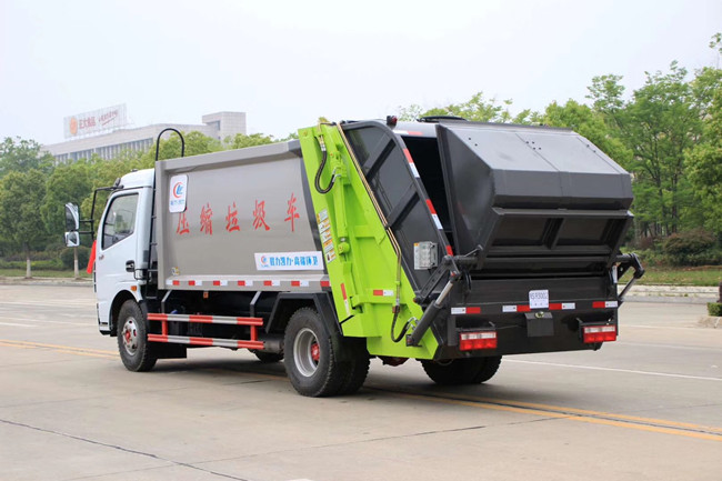 程力集团中标广水李店镇政府8方压缩垃圾车一台