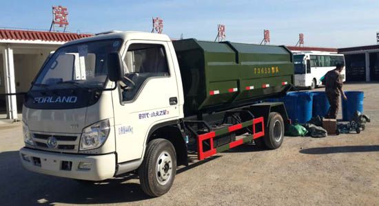 73653部队订购一台福田3方挂桶垃圾车和50个冷扎钢垃圾桶
