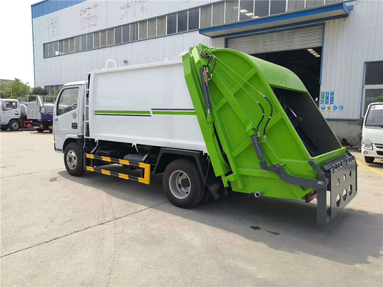 广西桂林环卫局采购10台东风6方压缩垃圾车