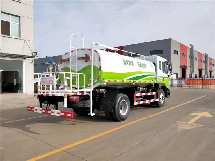 江西宜春宏宸物业疫情期间订购东风12方洒水车