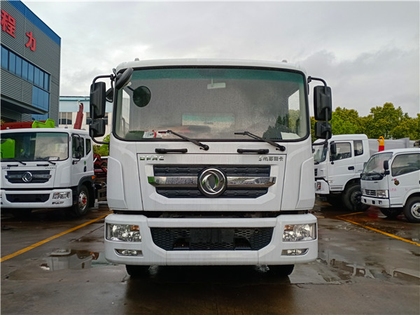 陕西咸阳程总订购东风D9国六12方压缩垃圾车