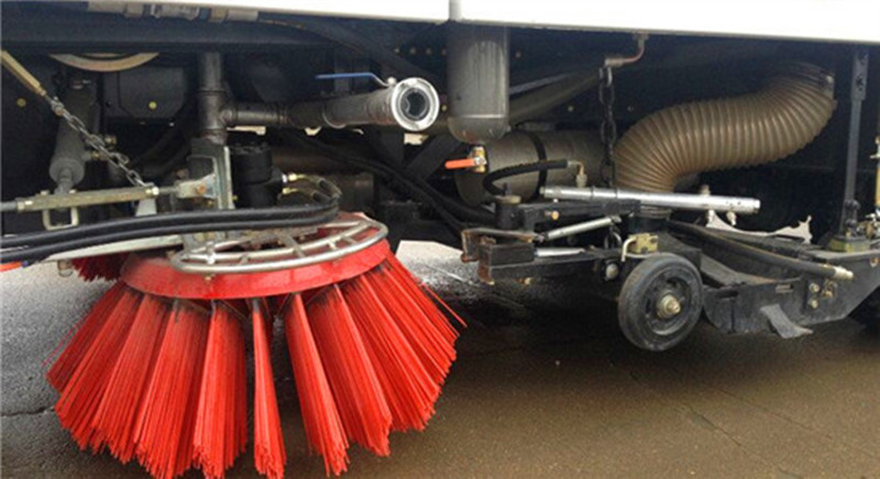 道路清扫车系列中扫路车、洗扫车、吸尘车有哪些区别？
