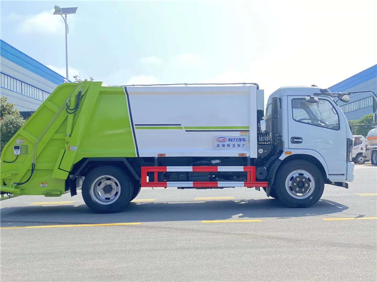 2020新款东风福瑞卡8吨压缩垃圾车多少钱一辆？