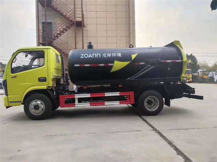 东风多利卡国六5方吸污车