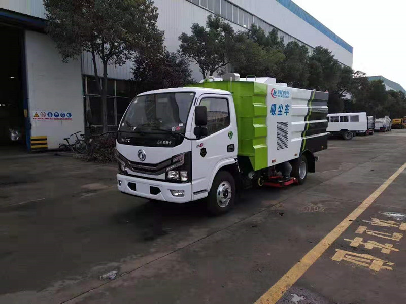 东风5方吸尘车（1水/4尘）