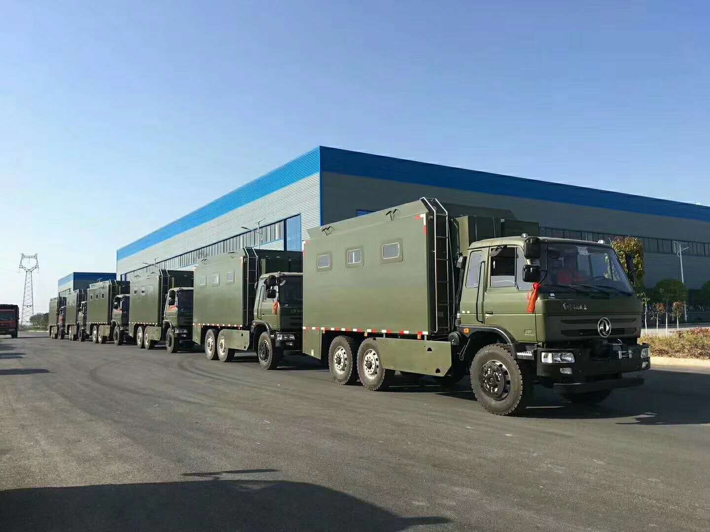 某军区在我厂订购的六驱餐饮后勤保障车准备发