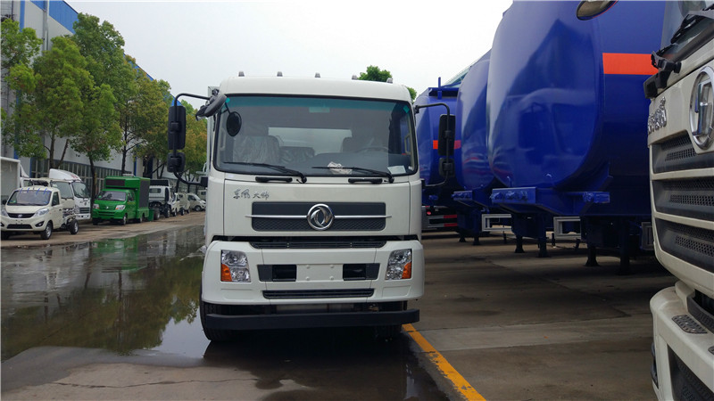 河南洛阳用户订购东风天锦8.6米气瓶运输车顺利