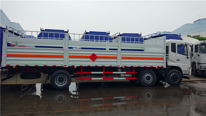 河南洛阳用户订购东风天锦8.6米气瓶运输车顺利