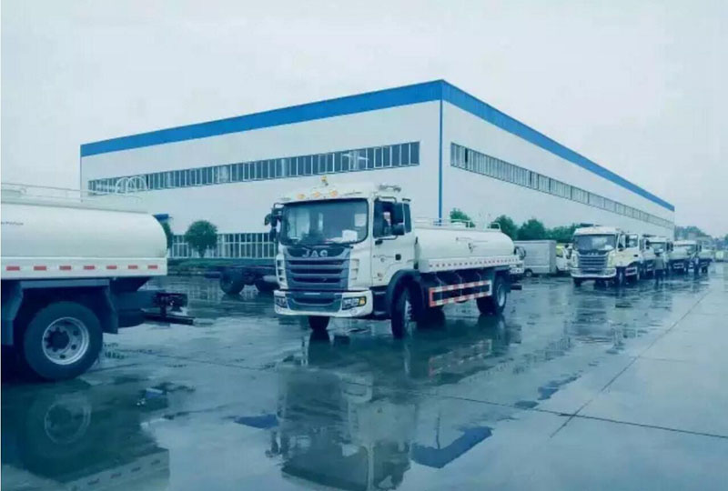 程力出口委内瑞拉100台江淮洒水车圆满完成