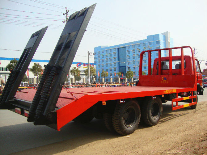 山西东营客户在我厂定购的东风后八轮平板运输