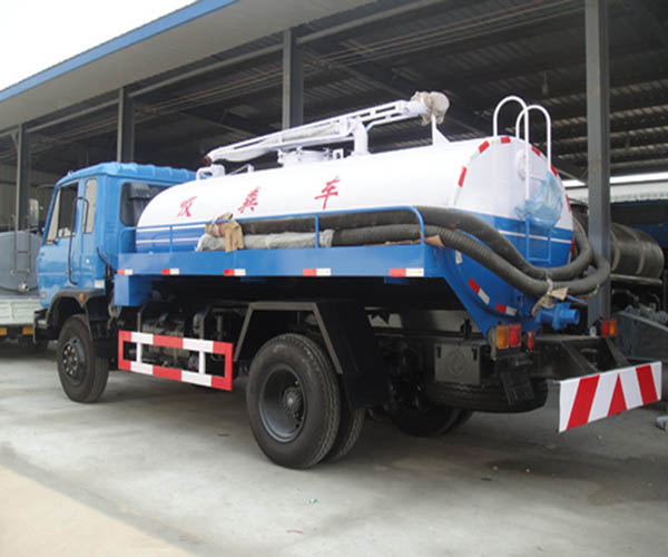 15米超长度也能吸——首台15米吸粪车落户河北晋
