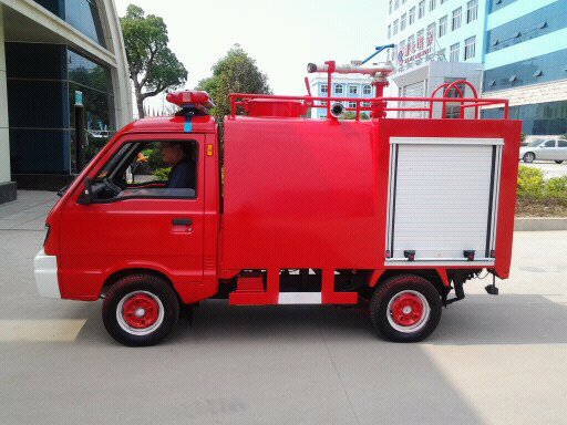客户在我厂定购的一台长安小型消防车
