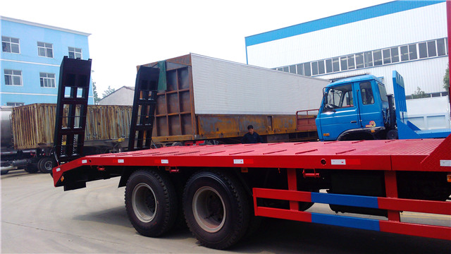 随州广水客户在我厂定购一台解放后双桥平板运