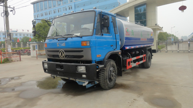 宜昌某陶瓷集团再定东风153洒水车