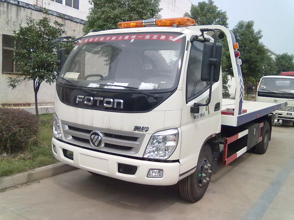客户在我厂定购的一台福田奥铃捷运清障车(平