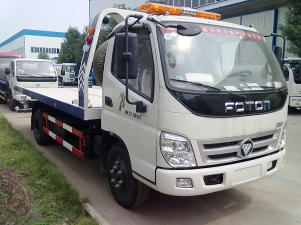 客户在我厂定购的一台福田奥铃捷运清障车(平