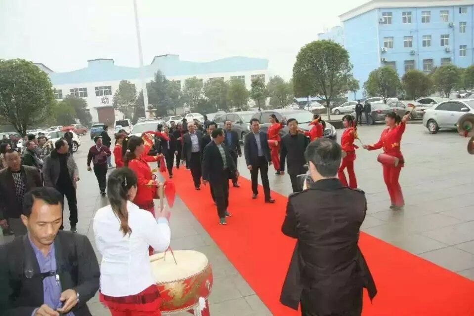 柬埔寨公安部领导来程力集团对订购的300台消防